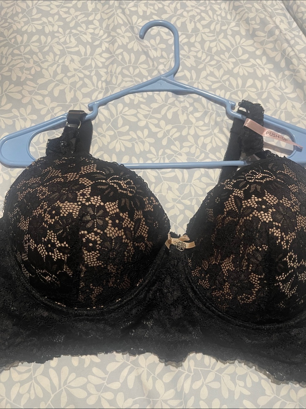 Daisy Fuentes Black Lace Push-Up Bra with Bow Detail size 42D